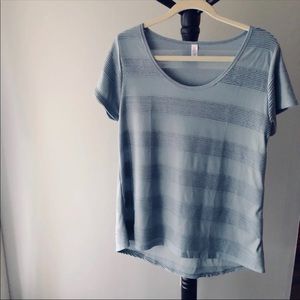 LuLaRoe Ruffle Classic Tee